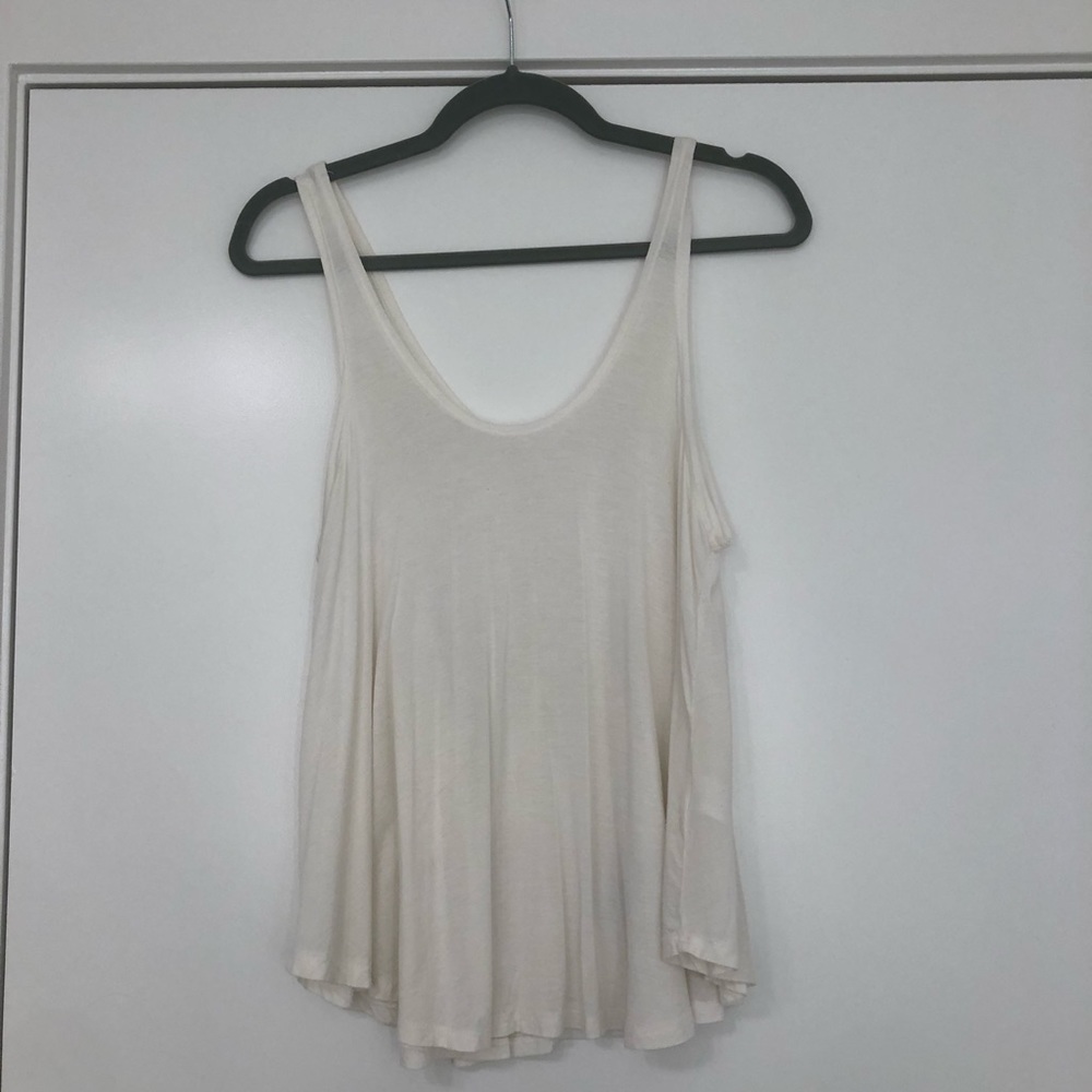 Cute flowy white tank